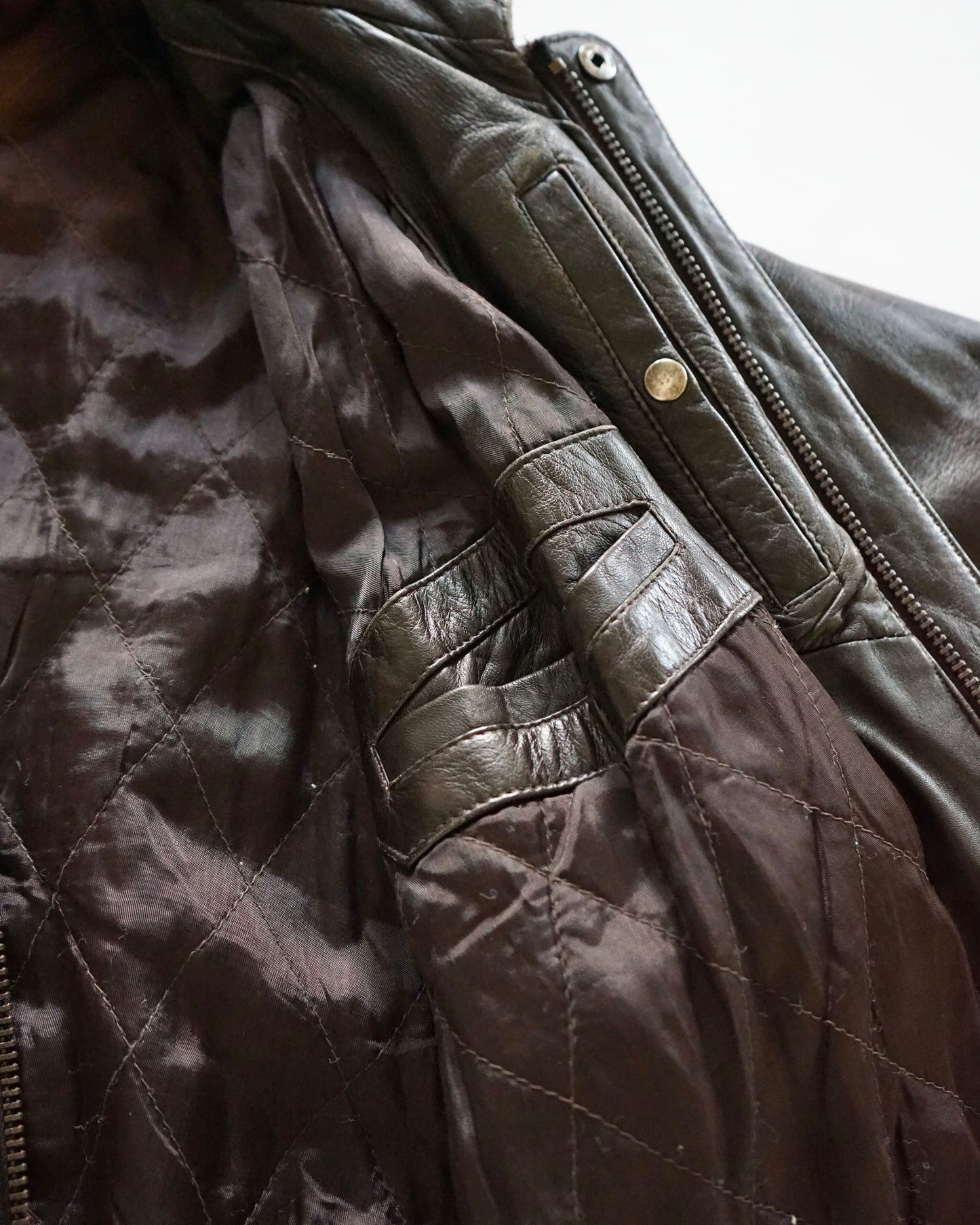 Jawani leather bomber jacket