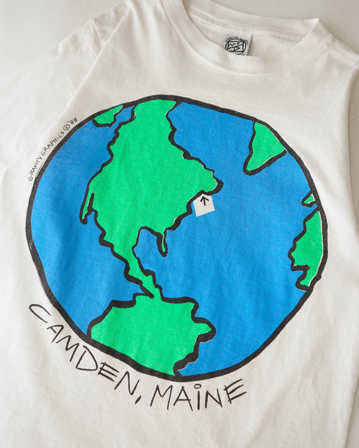 1988 CAMDEN, MAINE Earth Graphic T-Shirt