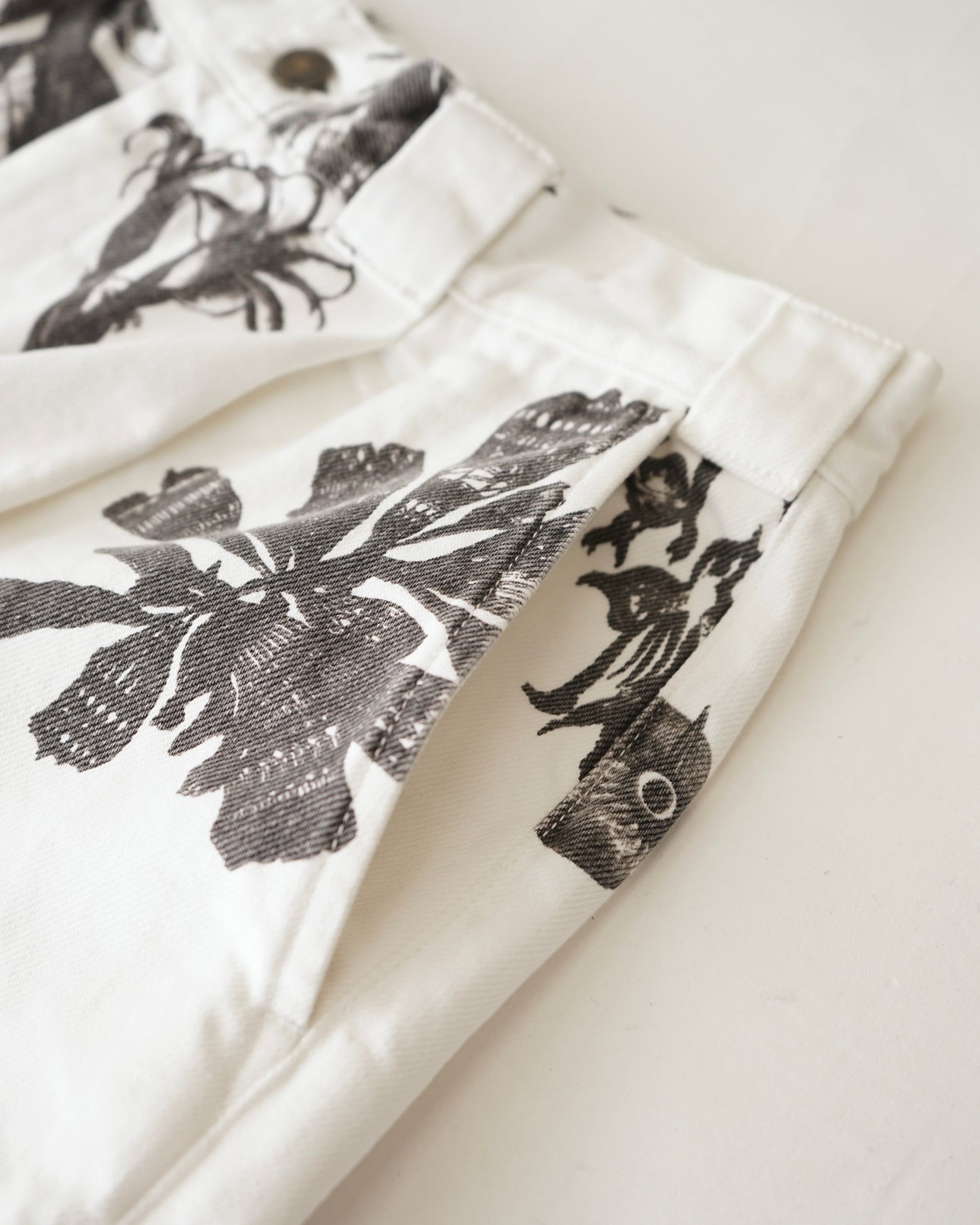 kiivu SHORT PANTS - Hand Drawing SUMI Printing