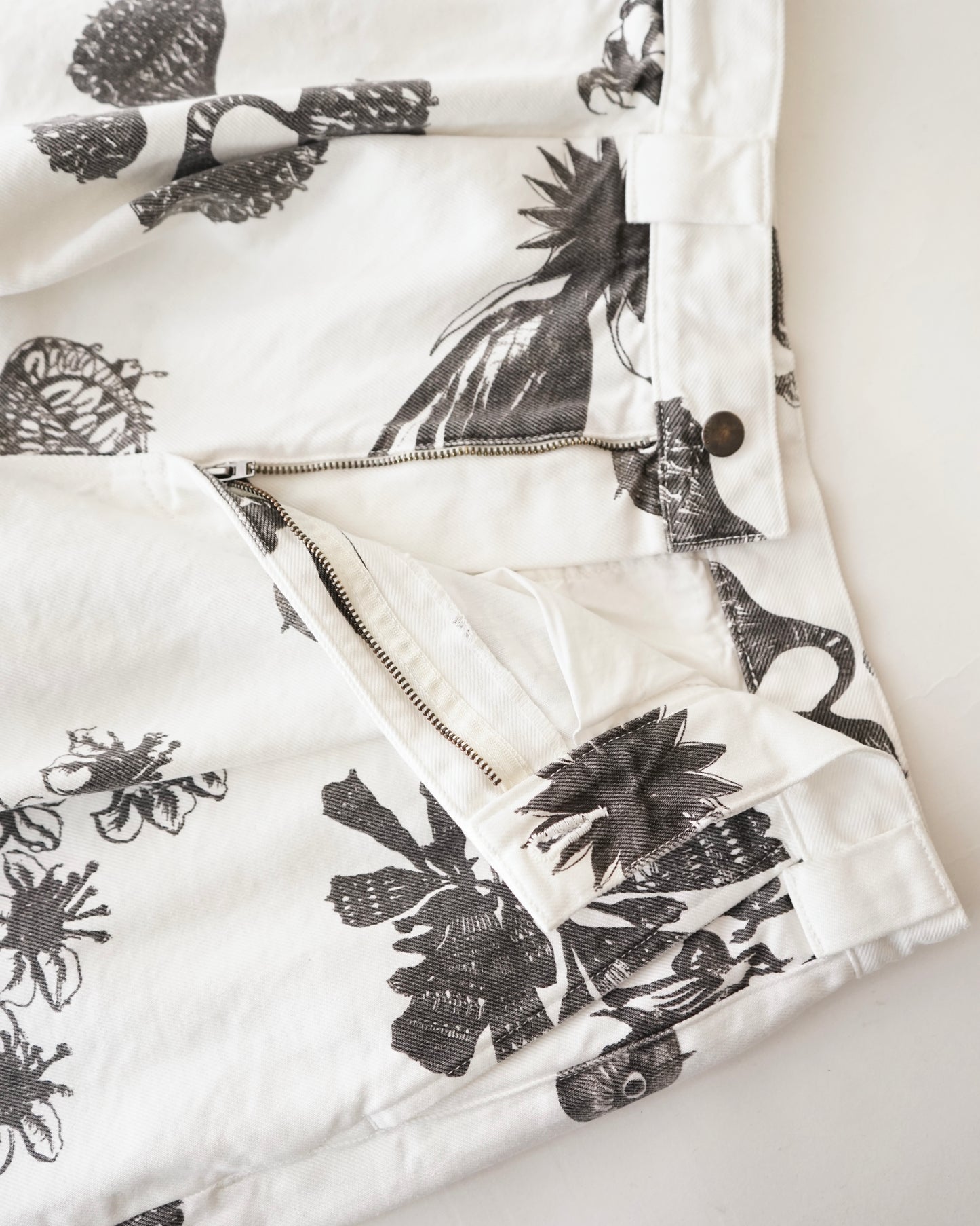 kiivu SHORT PANTS - Hand Drawing SUMI Printing
