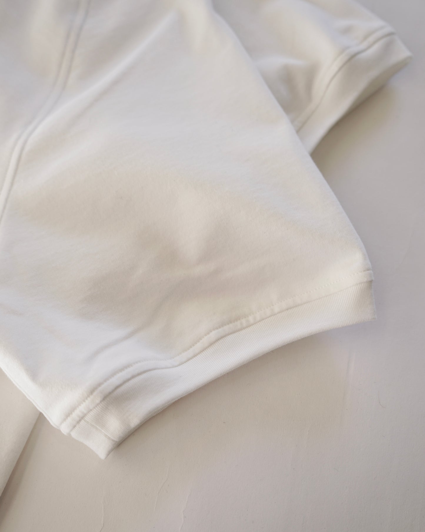 Cale-36 gauge fleece short sleeve- white